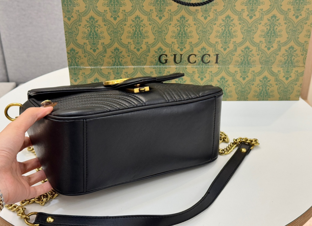 GUCCI Black Warrior Handheld Postman Bag