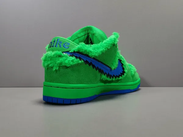 Dunk SB Low “Green Bear”× Grateful Dead