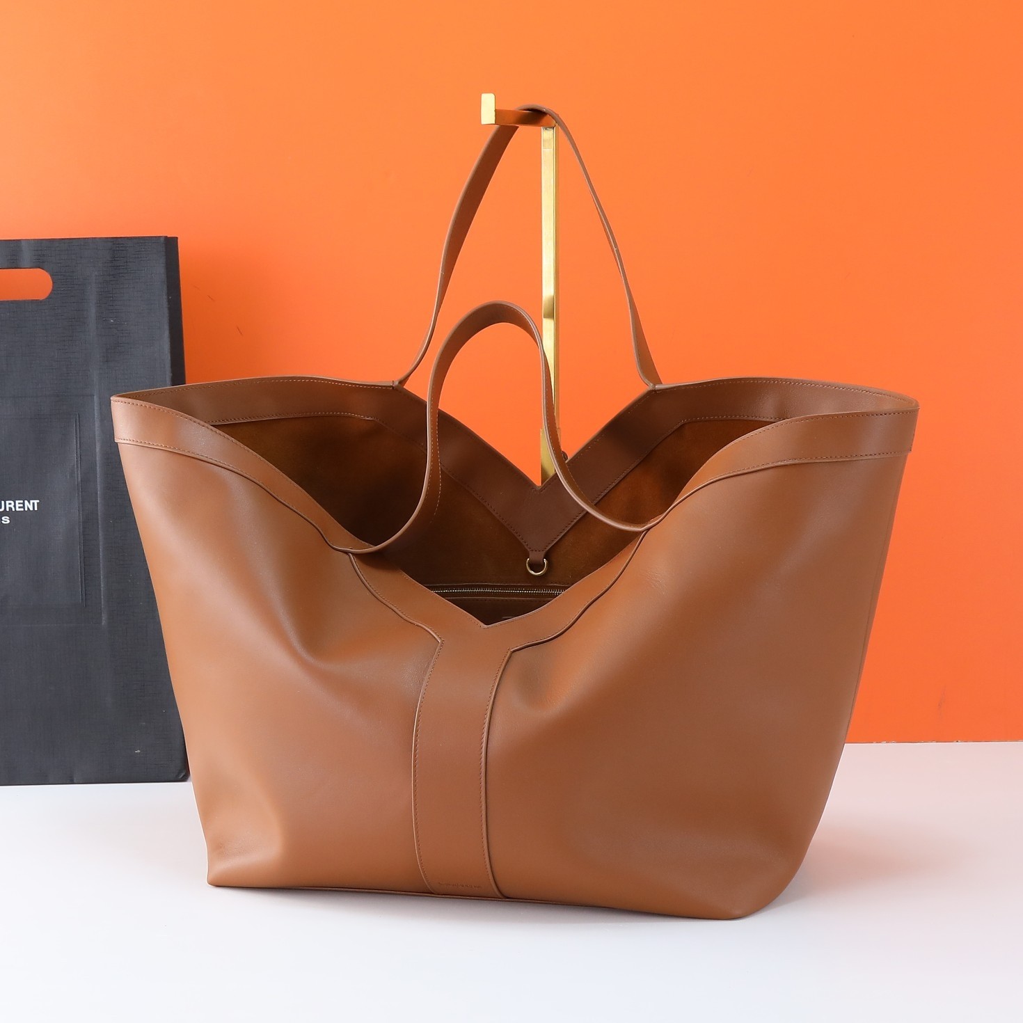 Saint Laurent Y Leather Tote Bag