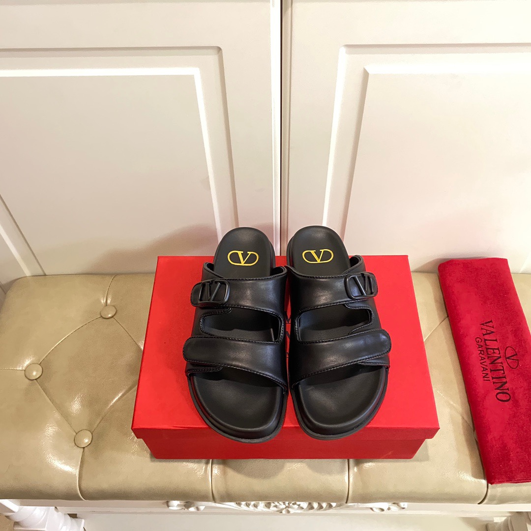 Valentino Leather Flat Fashion Flip-Flops Slide Sandal