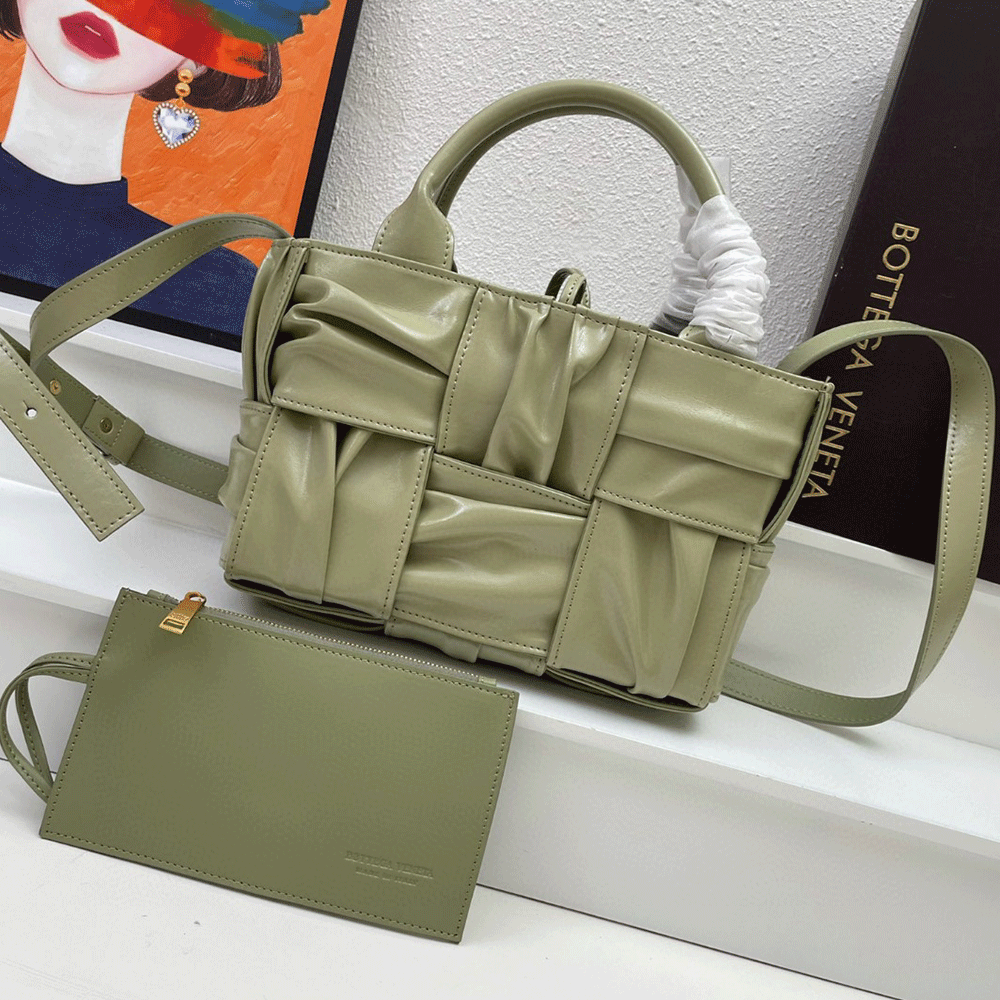 Bottega Veneta BV Arco Tote