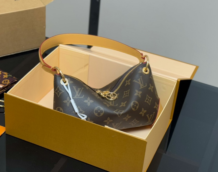 Louis Vuitton High End Vintage Cow Horn Bun