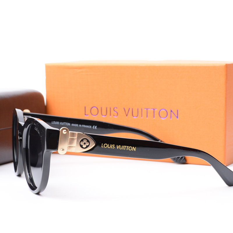 Louis Vuitton round frame sunglasses
