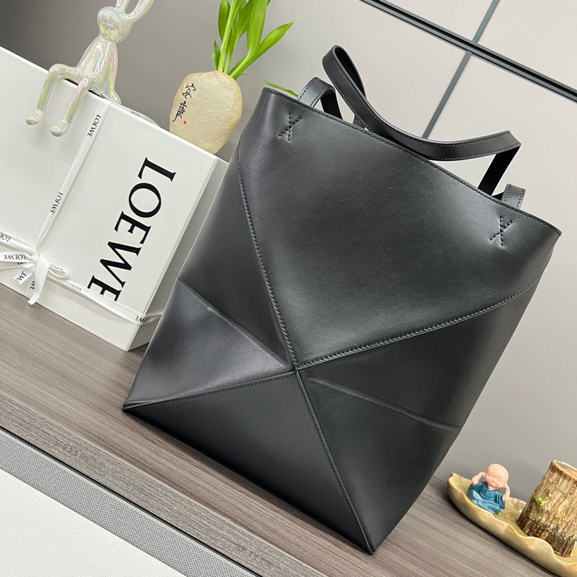 Loewe Puzzle Fold Tote in shiny calfskin Medium Black