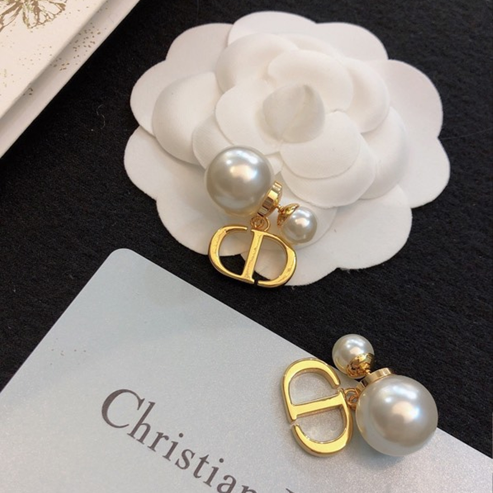 Christian Dior pearl earrings Jewelry
