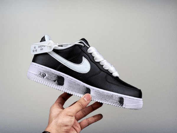 PEACEMINUSONE x Air Force 1 Para-Noise