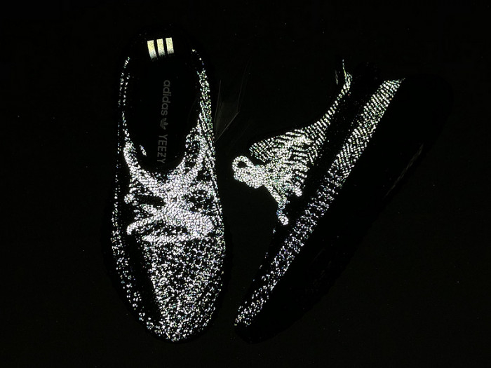 Yeezy Boost 350 V2 BLACK REFLECTIVE FU9007