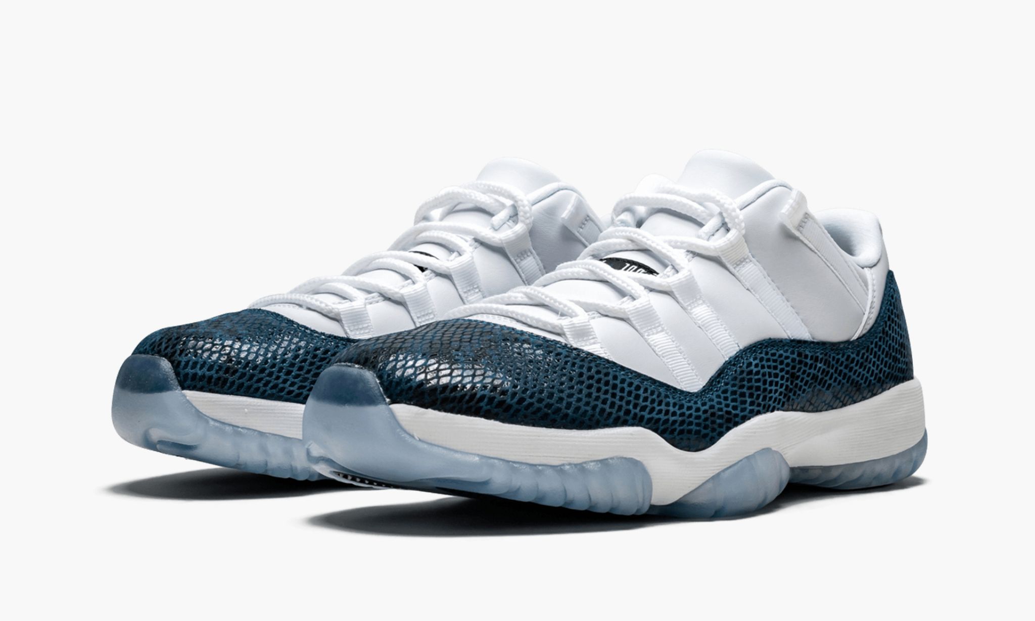 Air Jordan 11 Retro Low LE