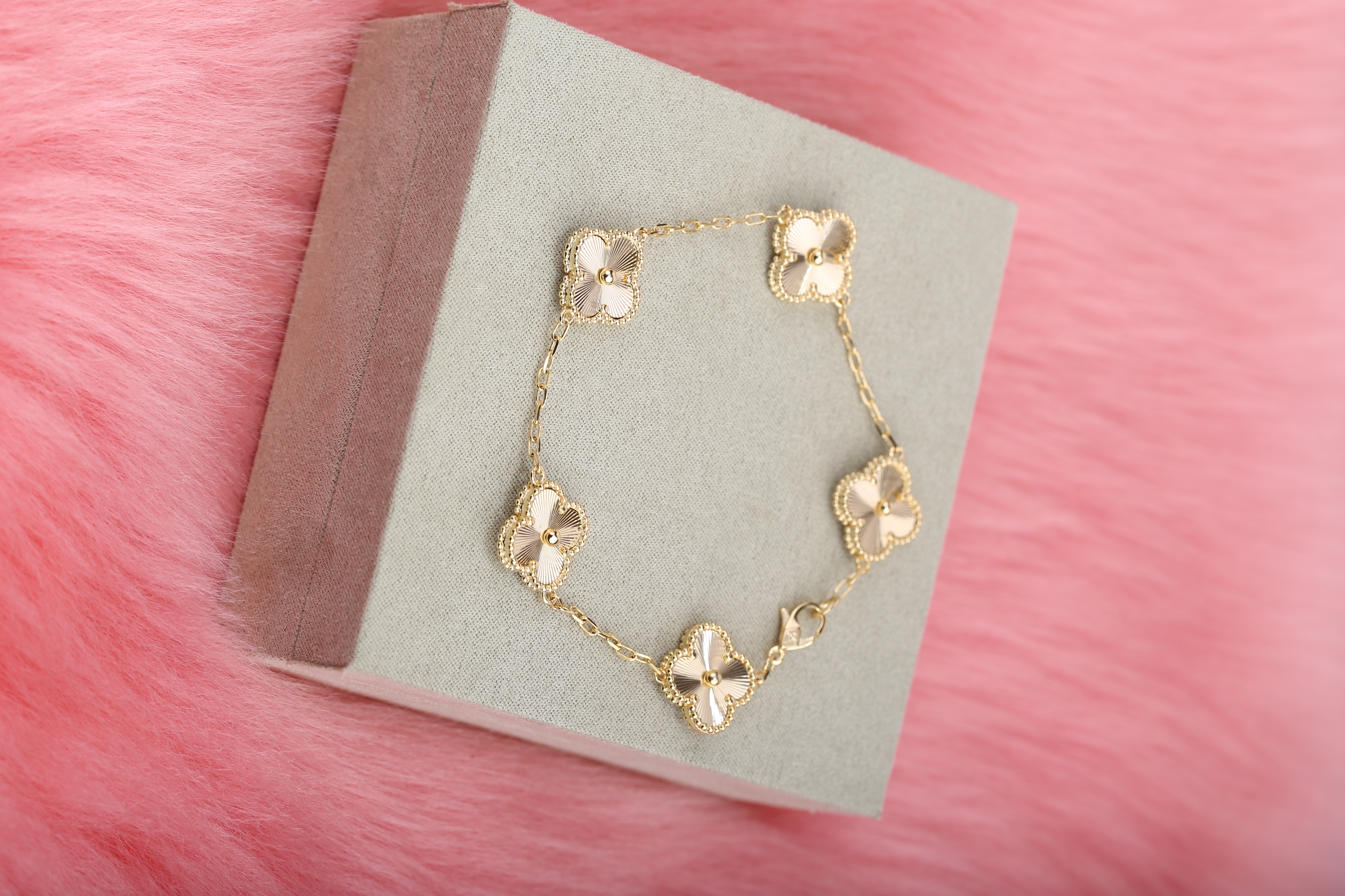 Van Cleef&Arpels VCA Gold Laser Bracelet Jewelry