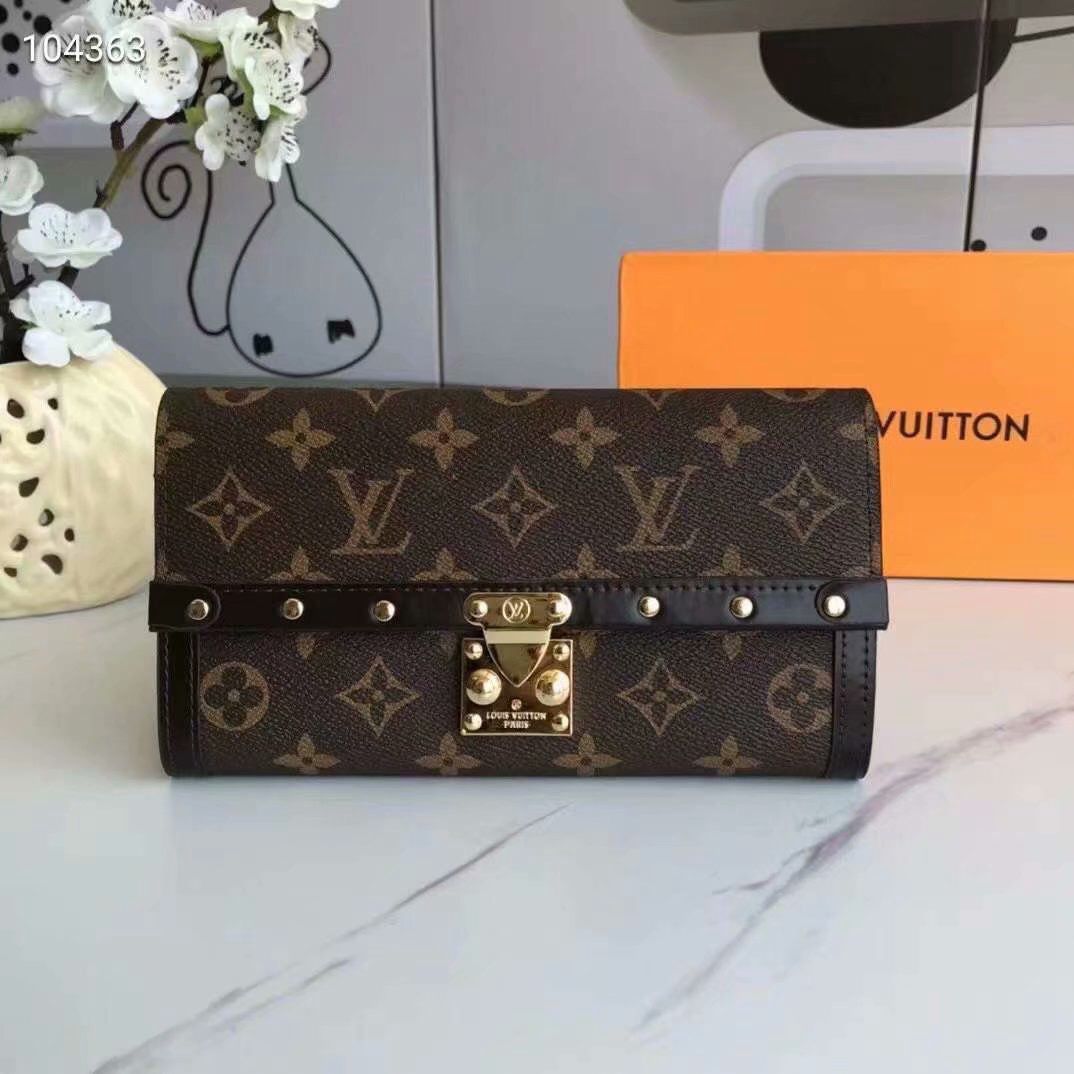 Louis Vuitton LV Capucines Wallet