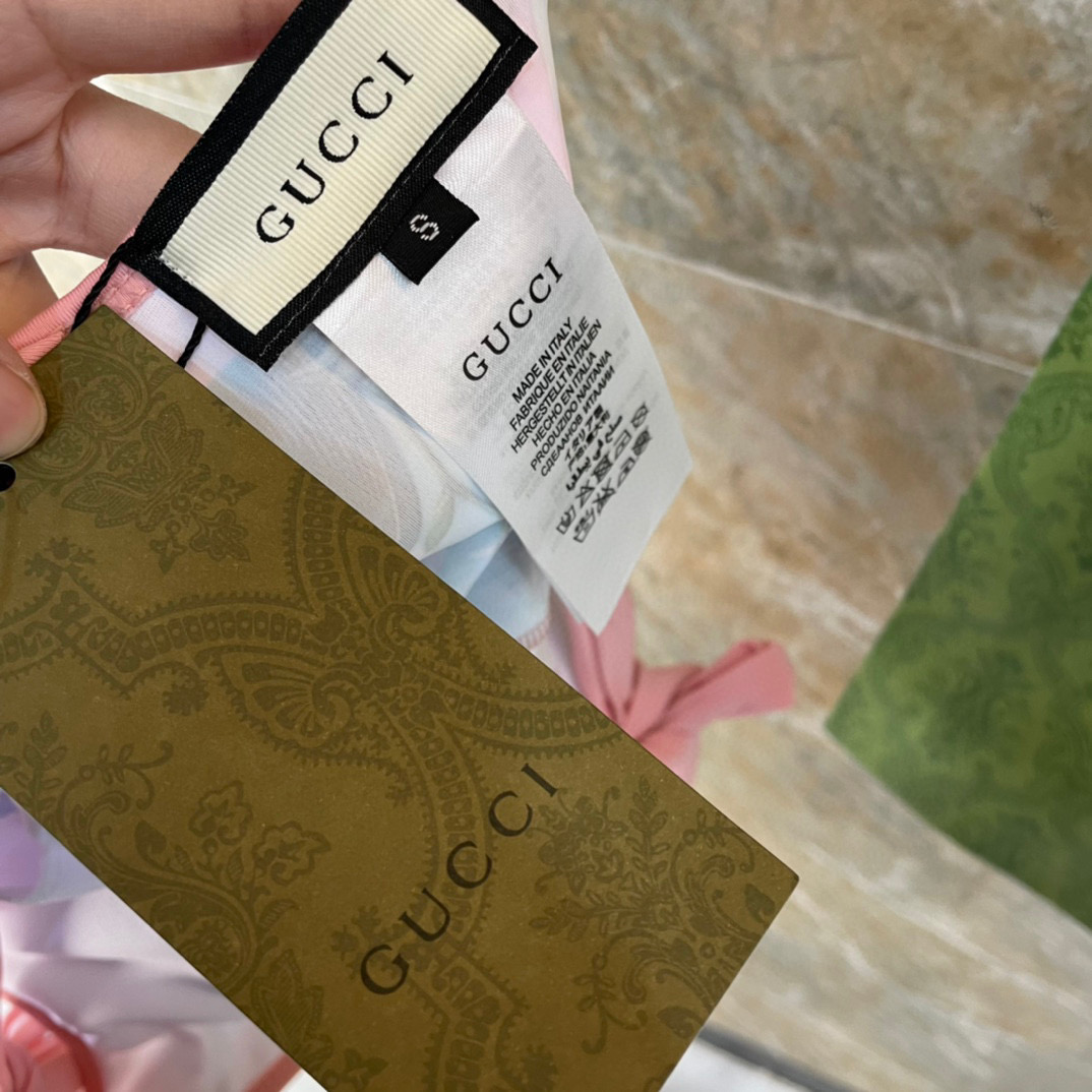 Gucci's new two-piece swimsuit set Swimsuit Swimwear