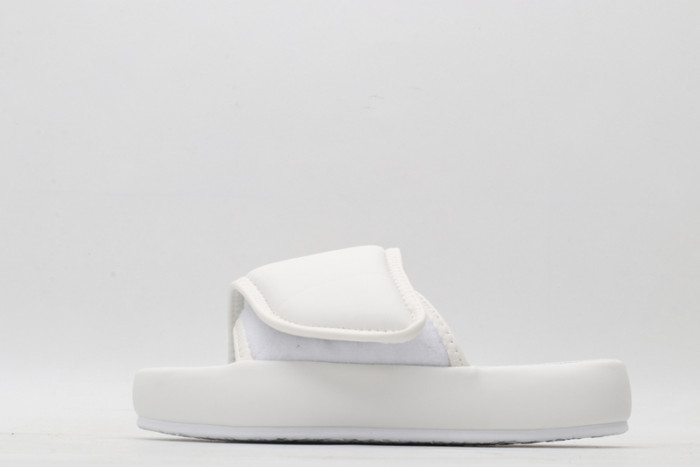 Yeezy Slide 4