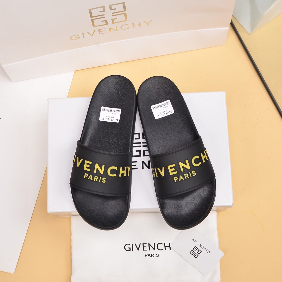 Givenchy Rubber Logo flip-flops Slide Sandal