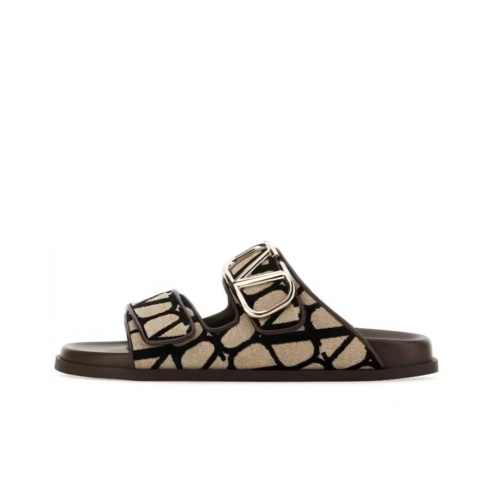 Valentino Leather Flat Fashion Flip-Flops Slide Sandal