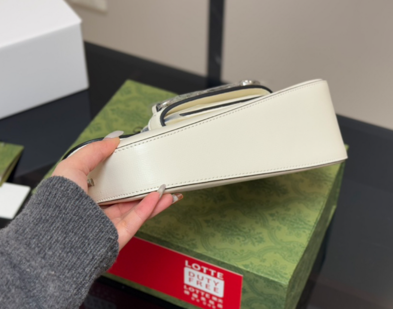 GUCCI New White Underarm Bag