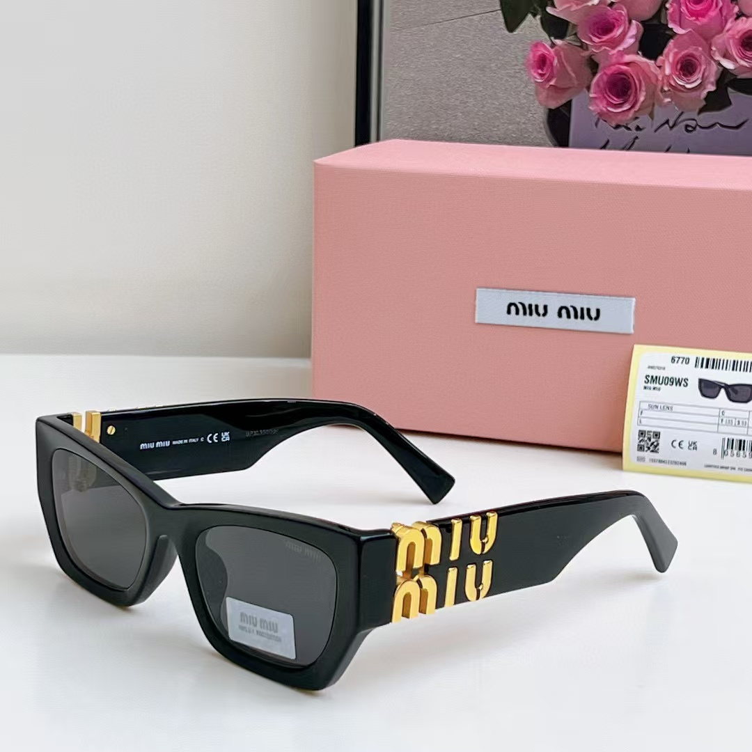 MIU MIU  The Hollow Logo of the Mirror leg Sunglasses Top quality