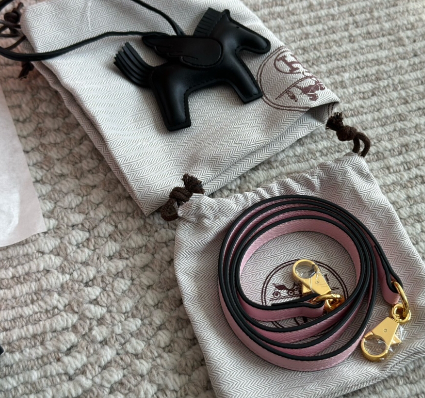 Hermès Kelly bag black and pink stitching