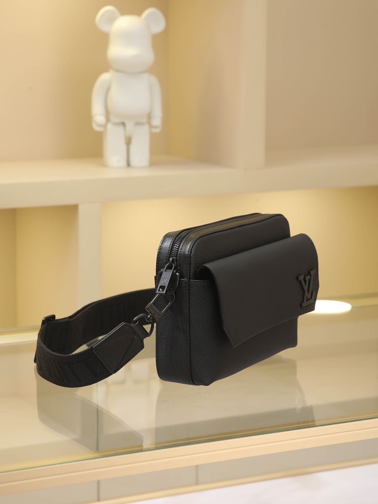 Louis Vuitton bag M22482