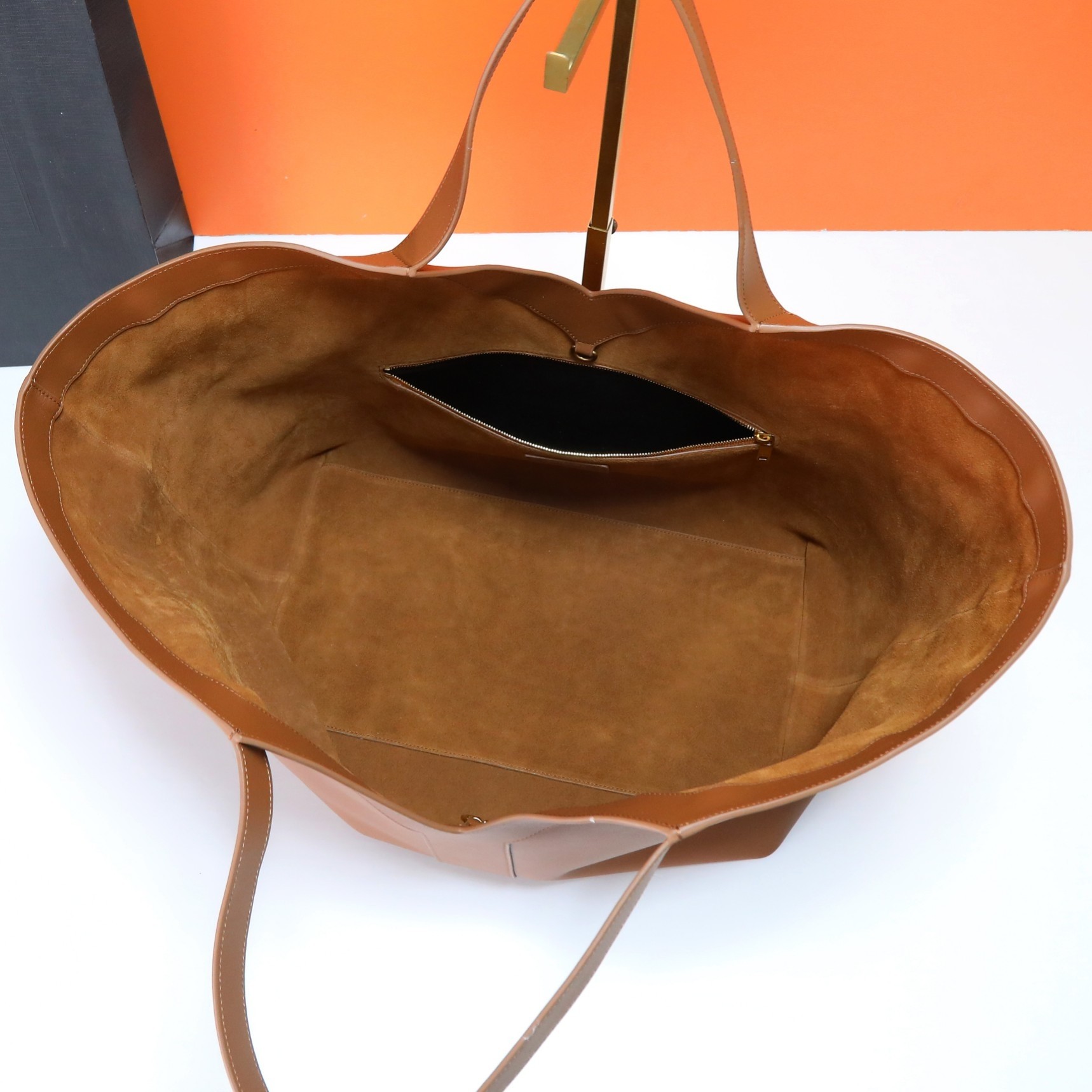 Saint Laurent Y Leather Tote Bag