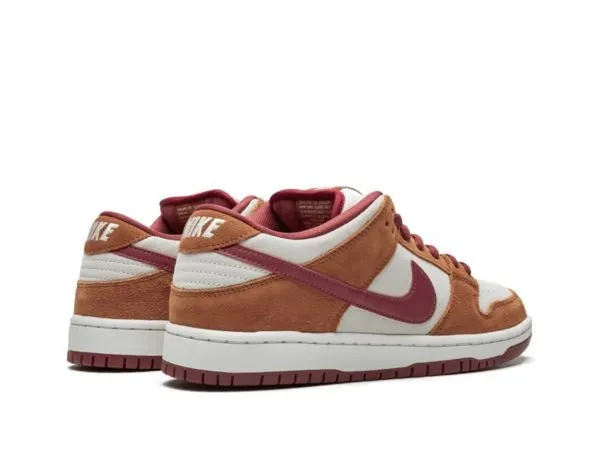 Dunk SB Low Pro “Russet Cedar”