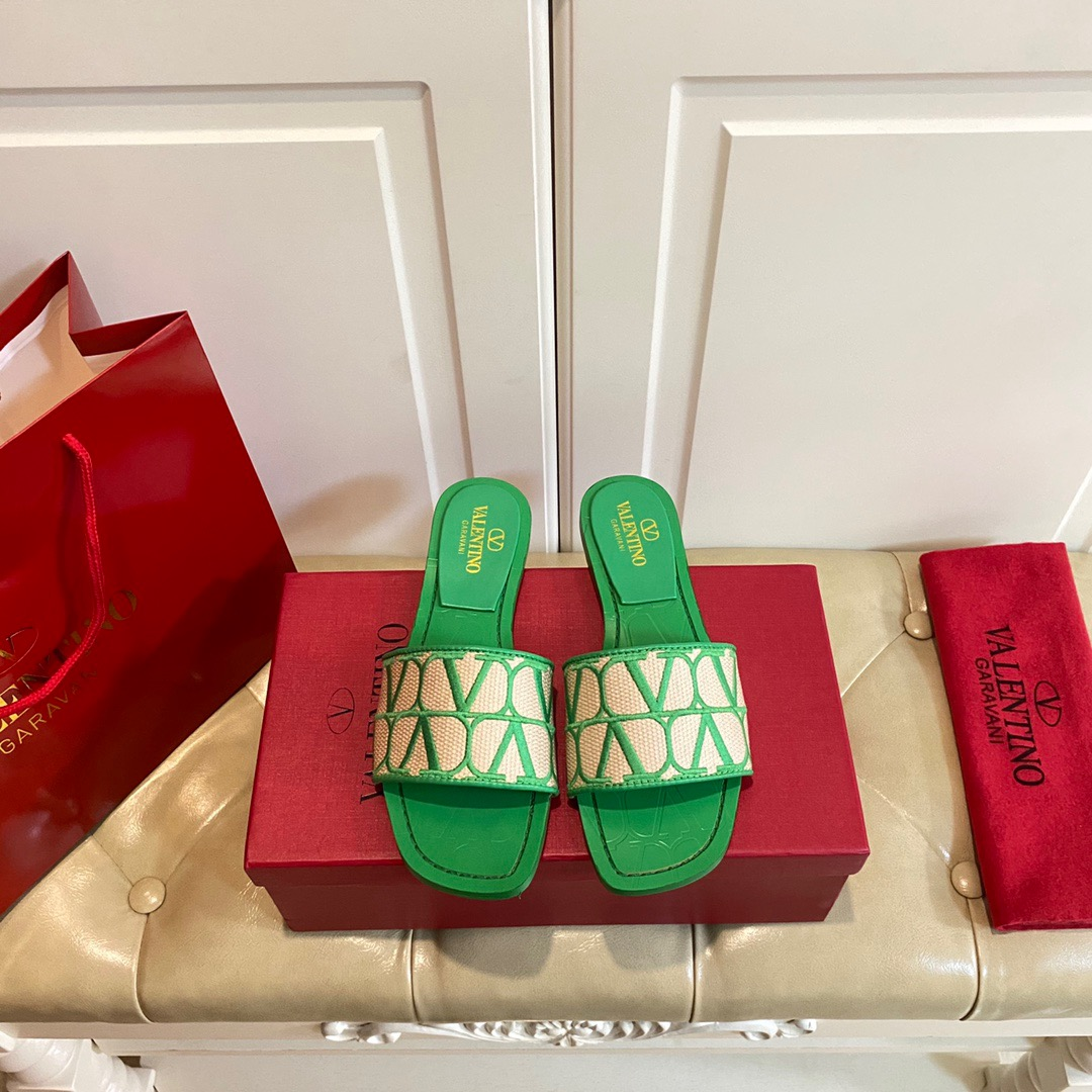 Valentino Everything Fits Comfortably Slide Sandal