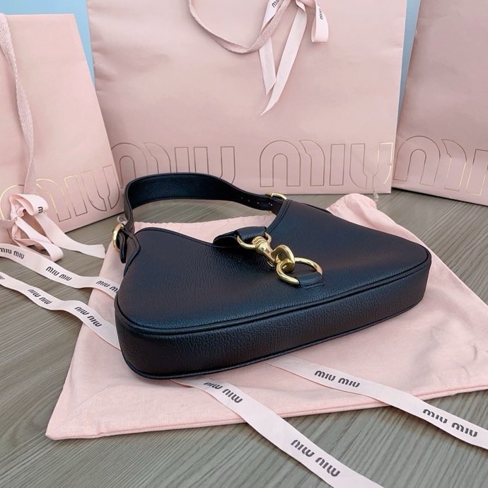 Miumiu Leather Hobo Underarm Bag01