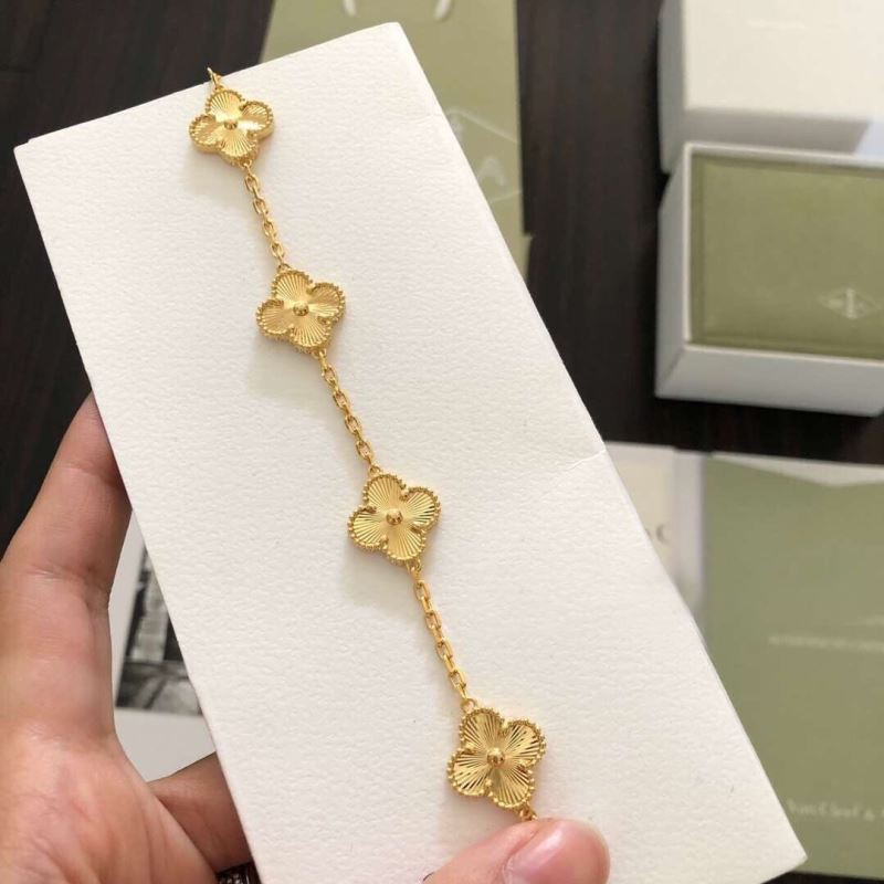 Van Cleef & Arpels Vca Five Flower Bracelet Jewelry