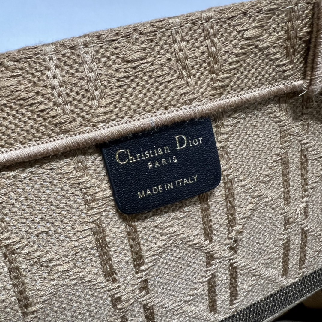 Dior Book Tote Large Natural Cannage Raffia M1286ZSQD_M925