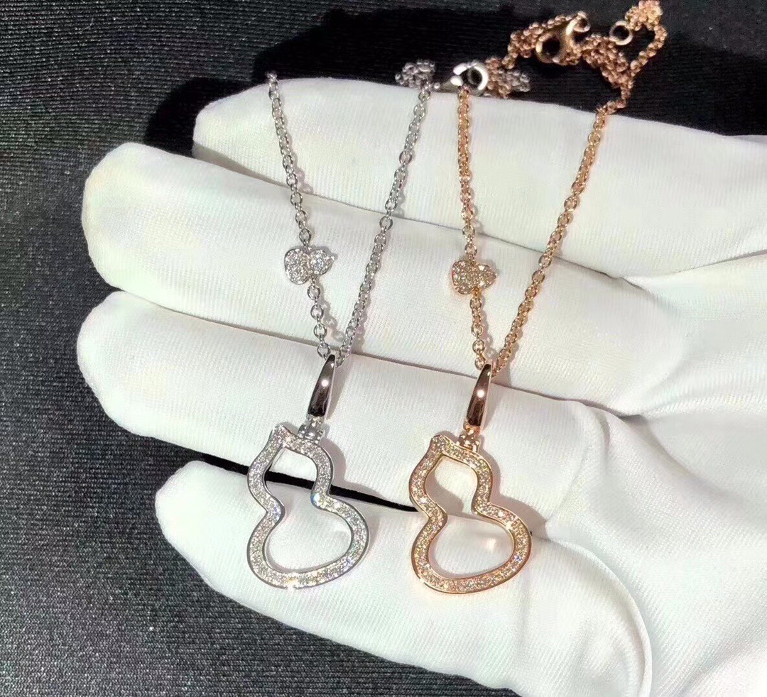 Qeelin diamond hollowed out gourd necklace