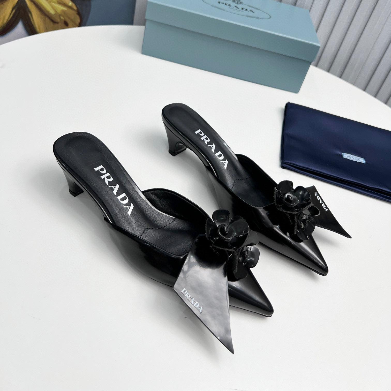 Prada  Patent Leather Flip-flops Sandals Slide