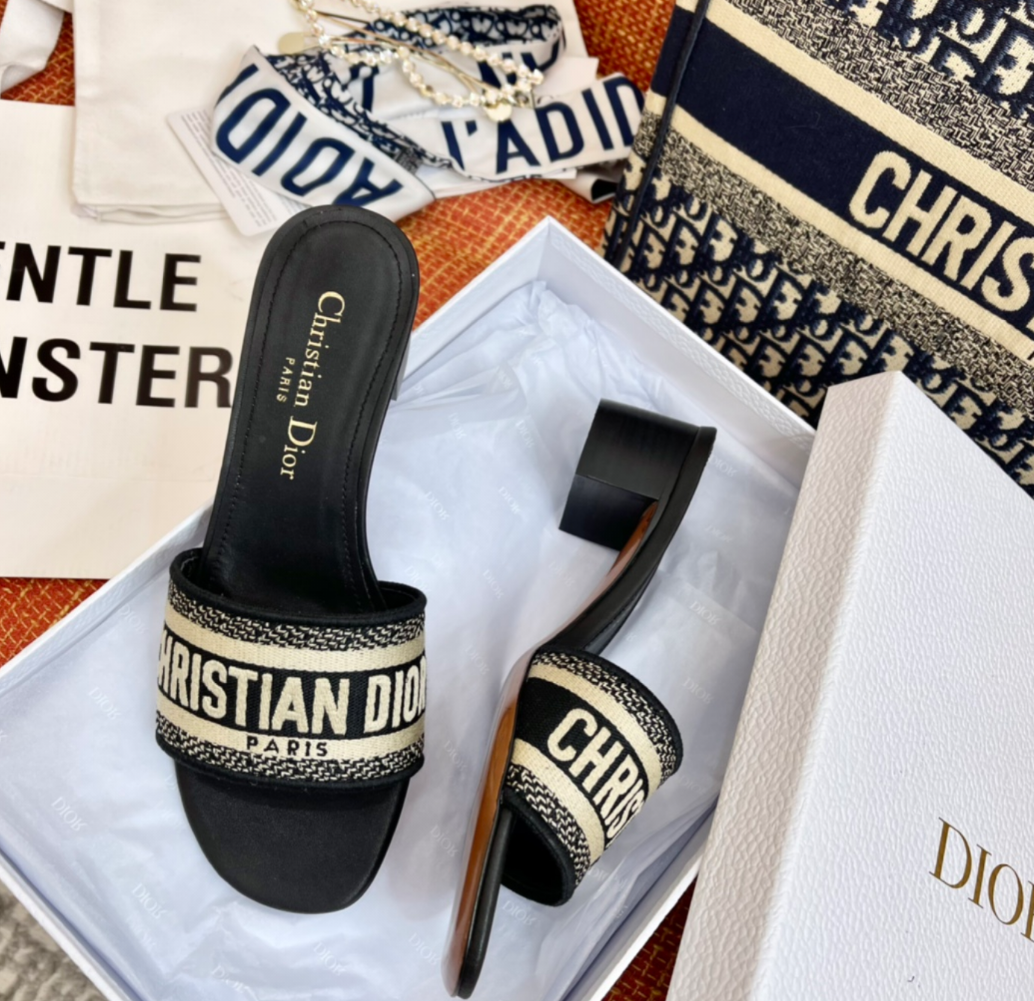 Dior Spring-Summer New Women's Embroidered Monogram Sandals