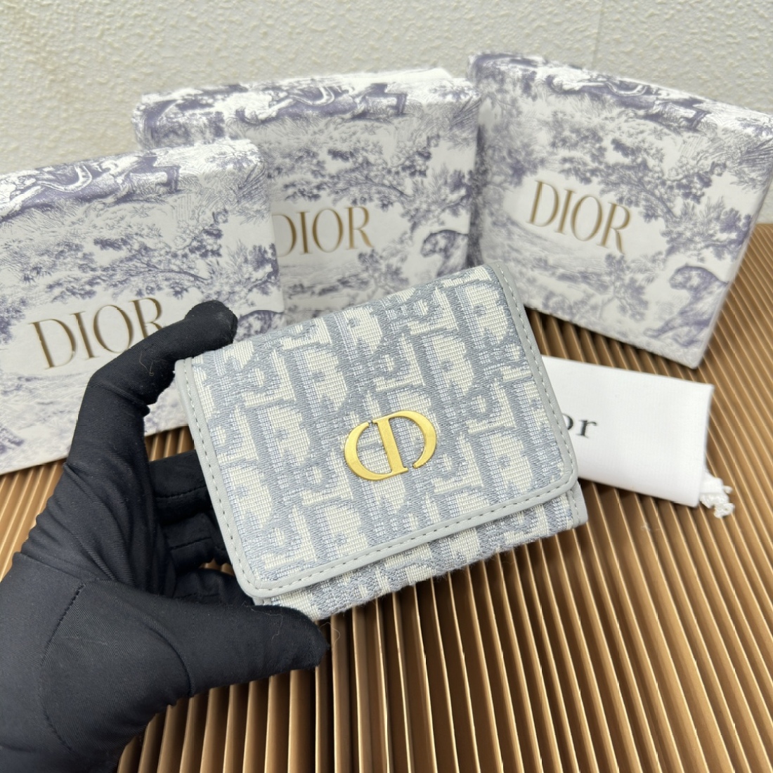 Dior 30 Montaigne Three Fold Wallet