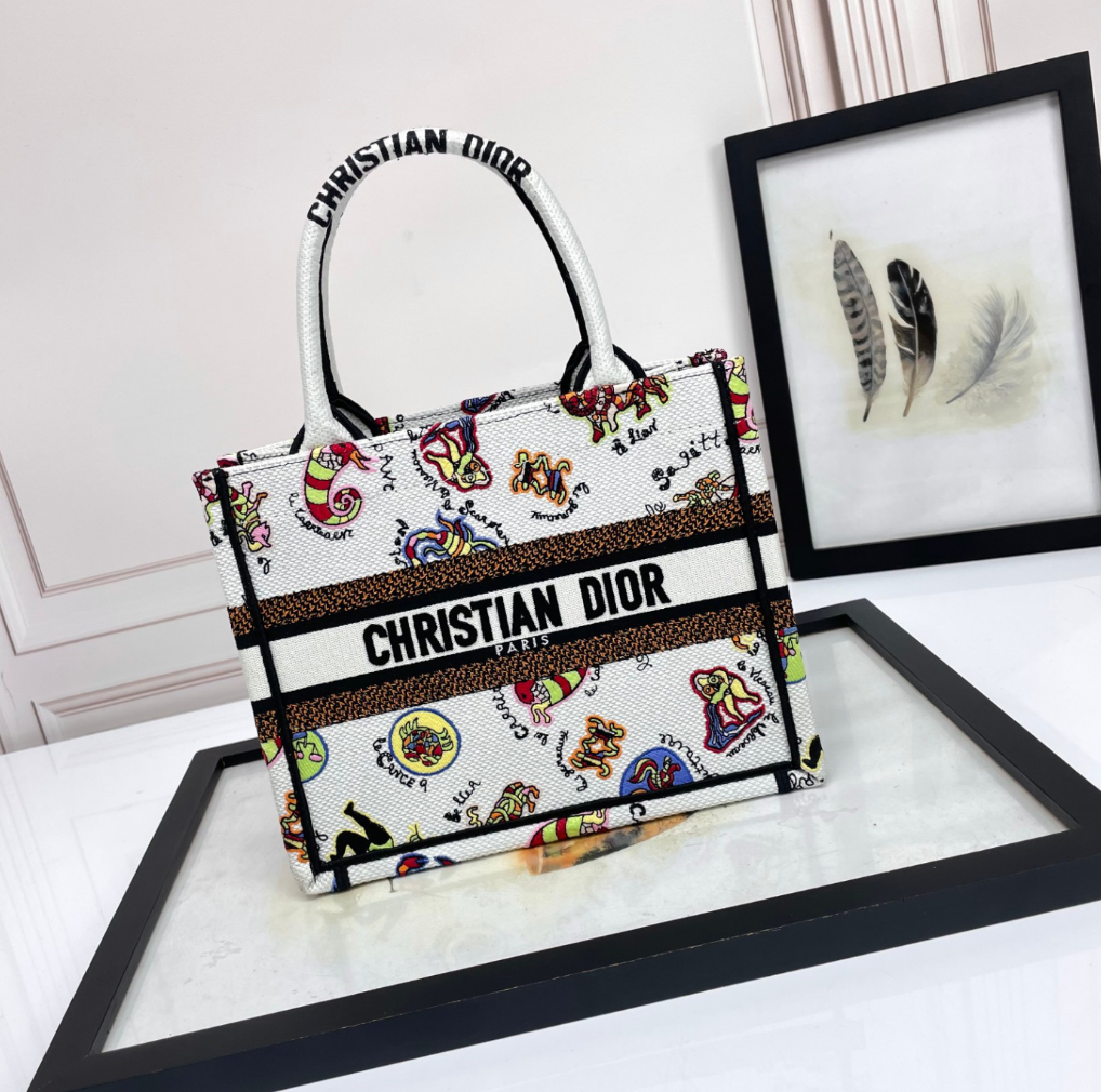 DIOR White Creative Aesthetic Tote Bag
