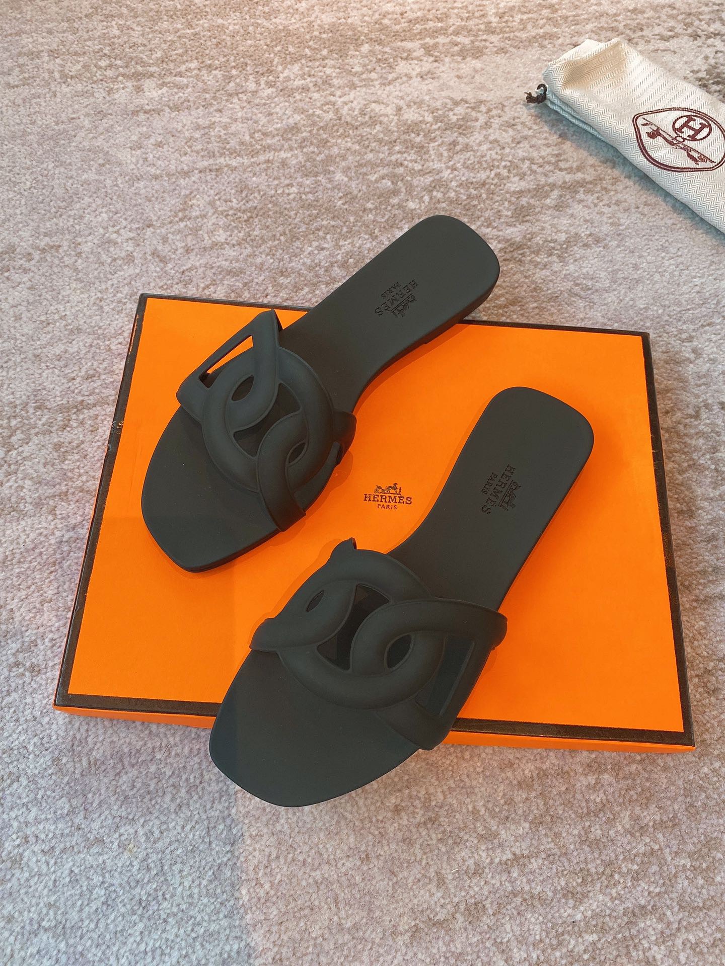 Hermes Jelly slippers