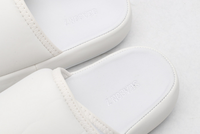 Yeezy Slide 4