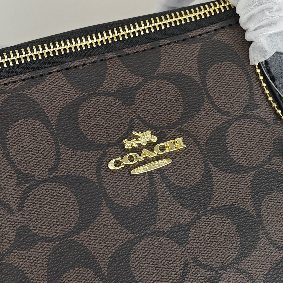 Coach zip130 tote bag