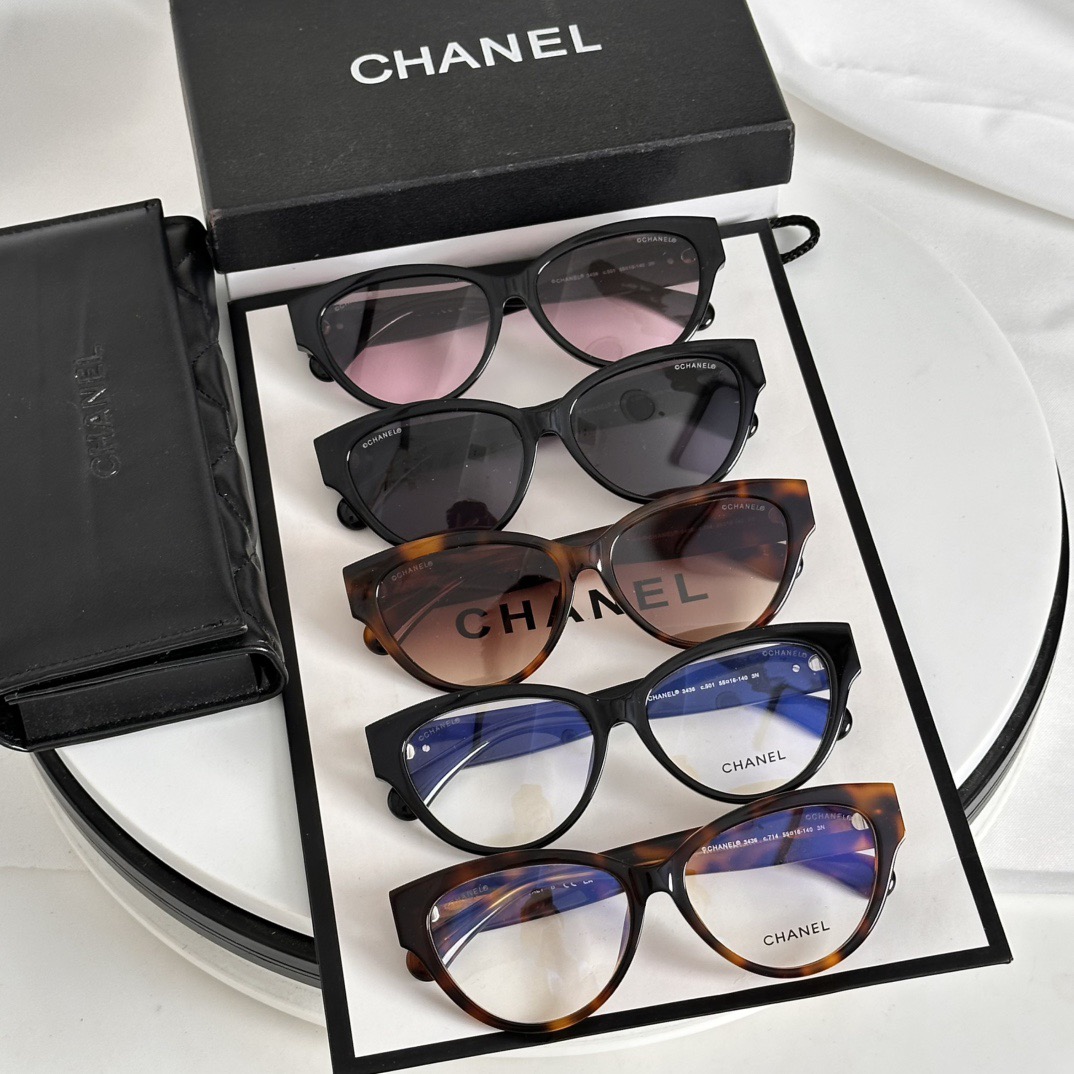 Chanel cat eye black framed heart-shaped sunglasses