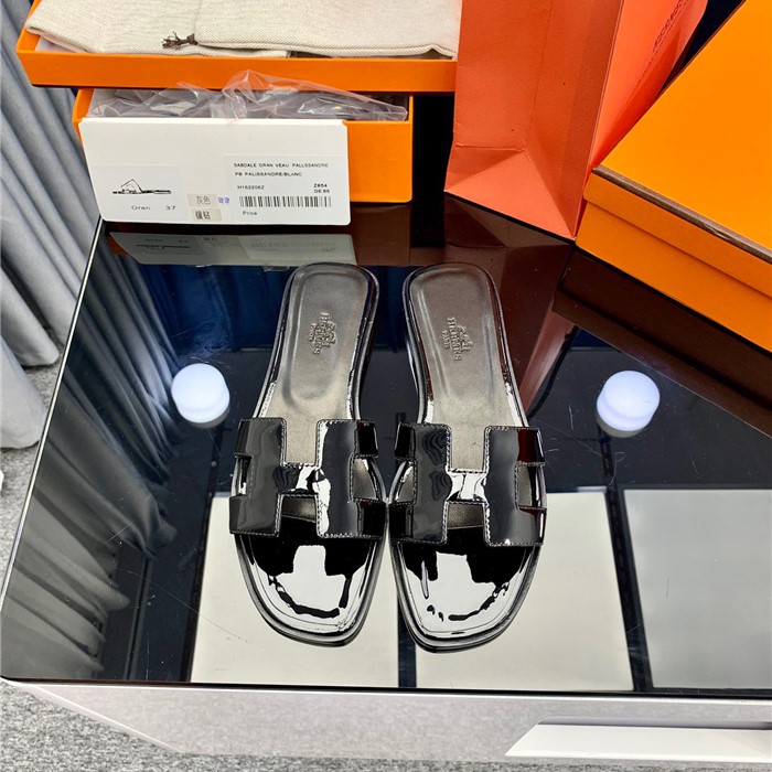 Hermes Oran Sanda 'Patent Leather'