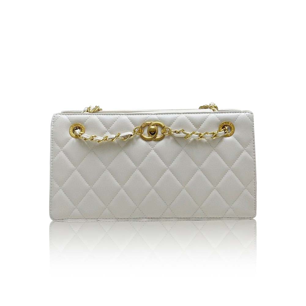 Chanel HandBag Made From Leather With Chain