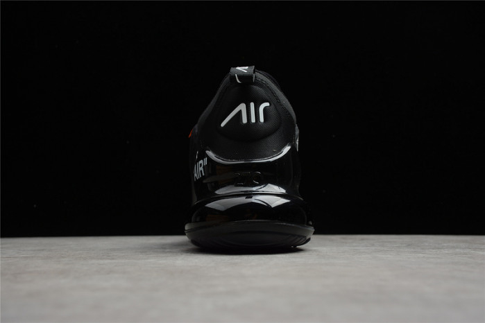 Nike Air Max 270 in black/white AH8050-002