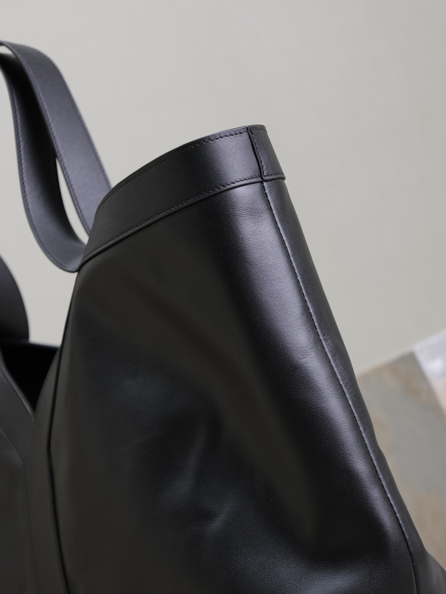 Saint Laurent Y leather tote bag