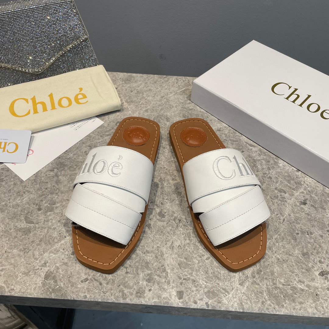 Chloe Leather Logo Embroidery Shoes Sandal