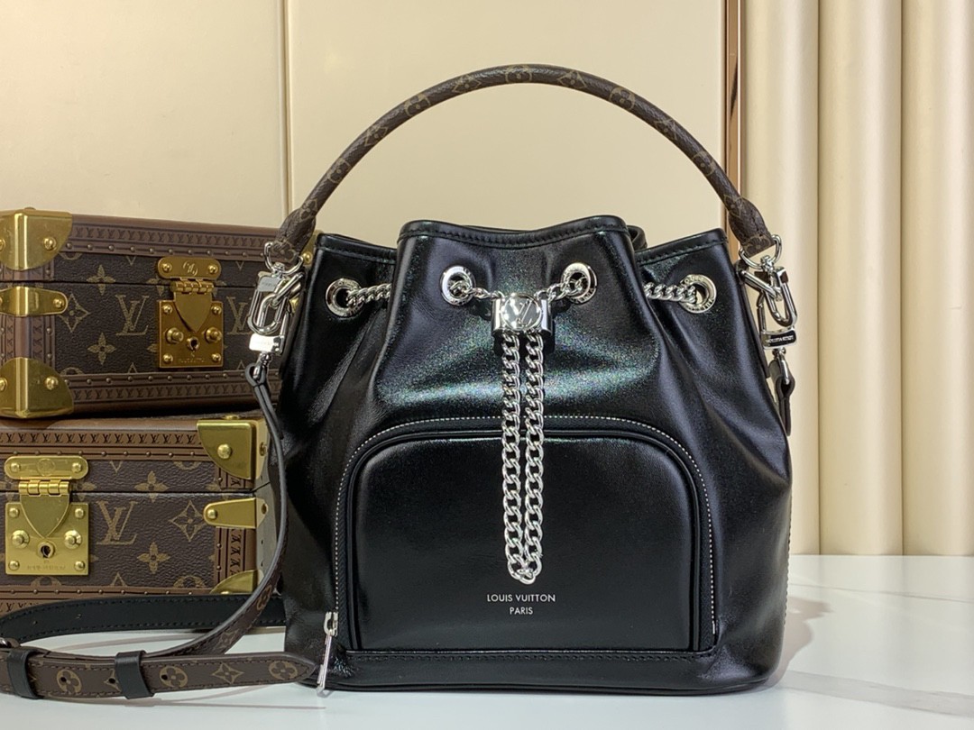 Louis Vuitton  LV no way vibe handbag