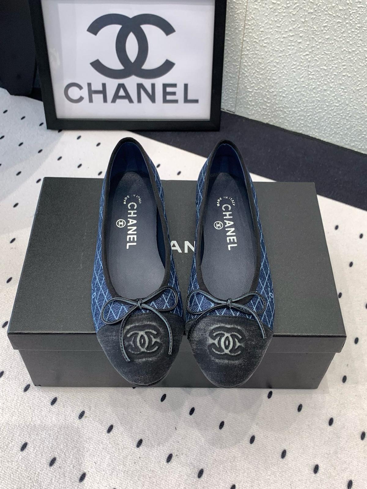 Chanel ballet  Flat bow splicing shoes