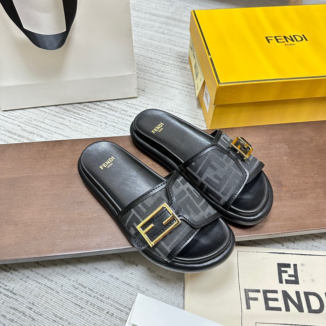 Fendi Leather Comfort Goes With Everything Shoes Sandal