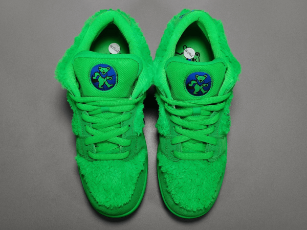 Dunk SB Low “Green Bear”× Grateful Dead