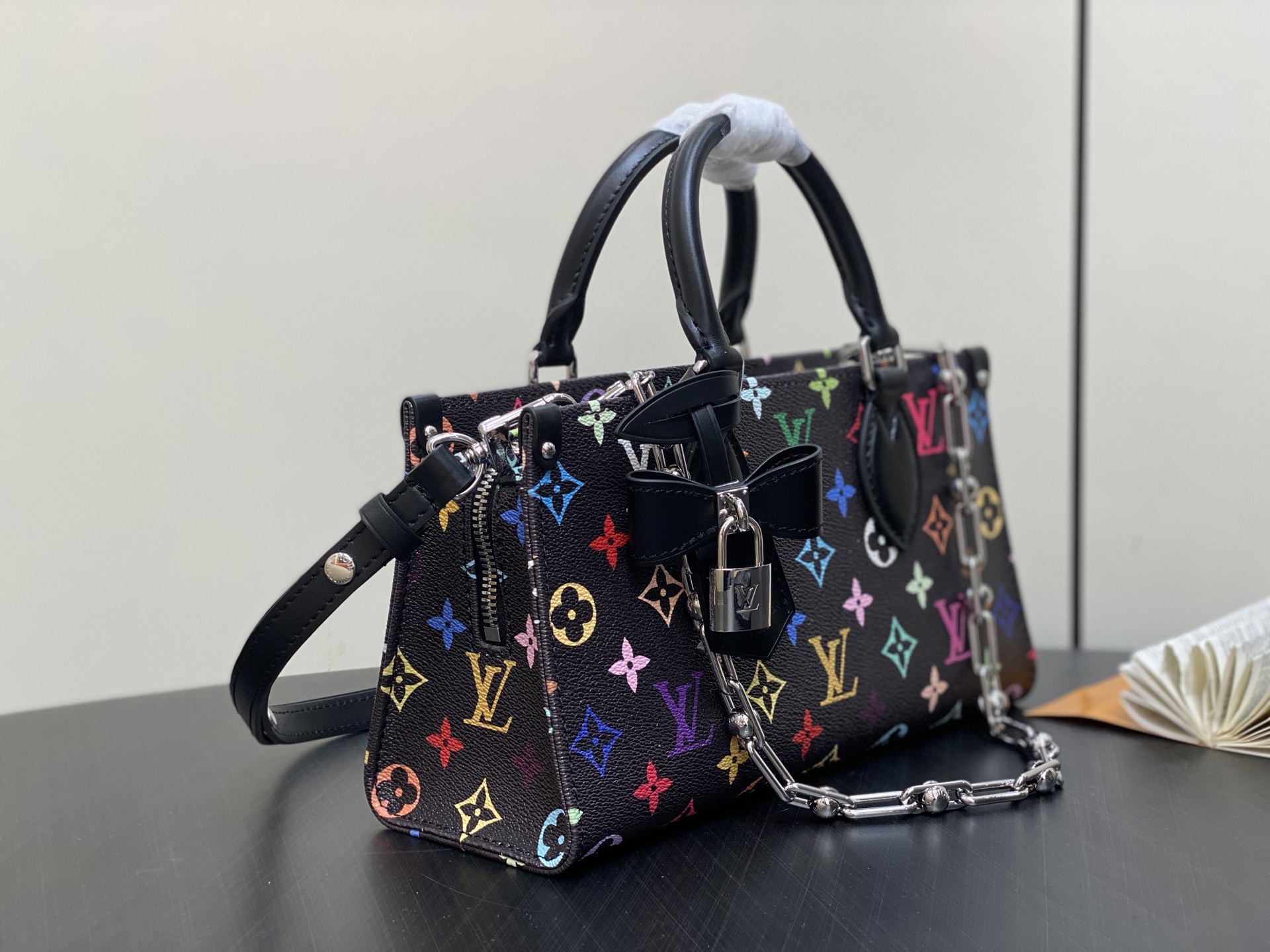 Louis Vuitton x TM ONTHEGO EAST WEST CHAIN ​​Handbag