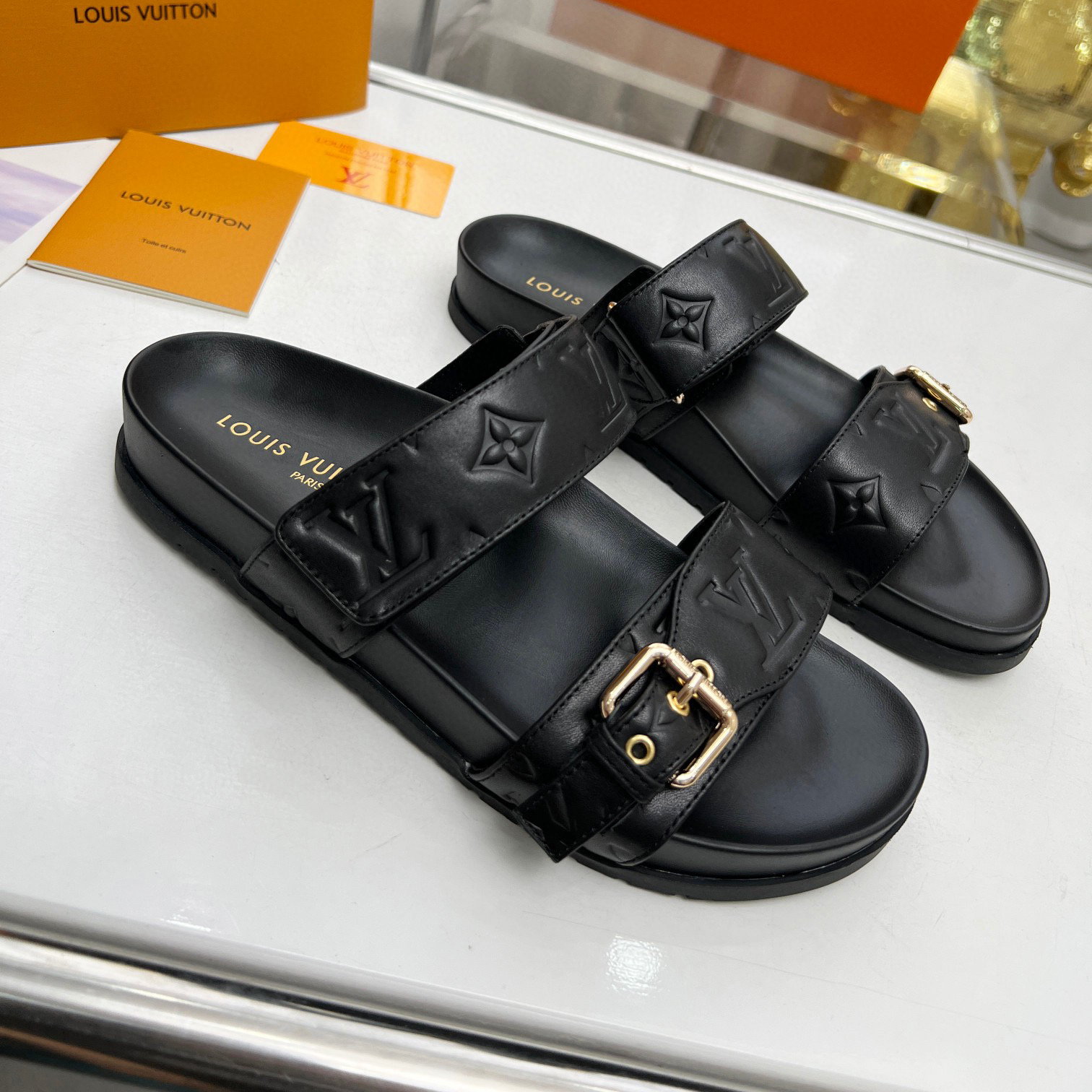 Louis Vuitton LV Bom Dia Fashion Flip-flops Slide Sandal