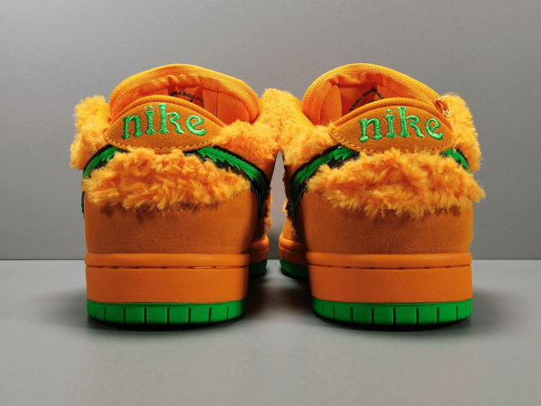 Dunk SB Low “Orange Bear”× Grateful Dead