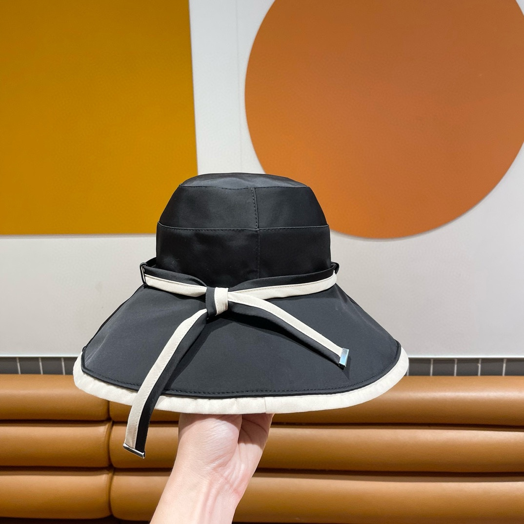 Chanel Wear a Double-sided Windproof Sun Hat Sunhat